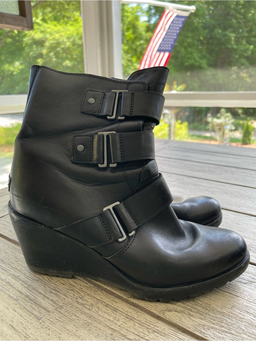 Sorel After Hours Black Leather Wedge  Buckle Straps Boots - Women Size 10